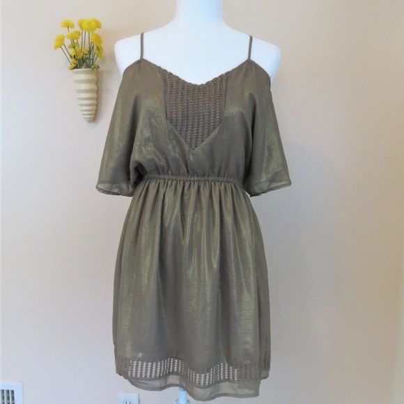 Doe & Rae Dresses & Skirts - Grecian Goddess Metallic Off Shoudler Dress M